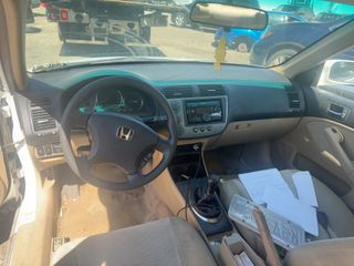 2004 Honda Civic Hybrid w/ULEV (M5) - Interior Full Dashboard Image